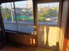 ベランダへの出口。